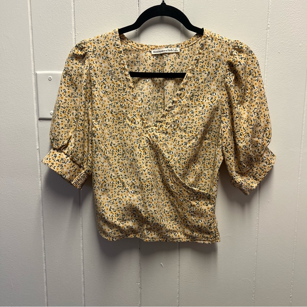Abercrombie & Fitch Yellow Floral Wrap Top - Small